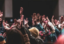 Обществени нагласи към демокрацията в България през 2025 г.