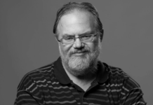 Почина Деян Кюранов